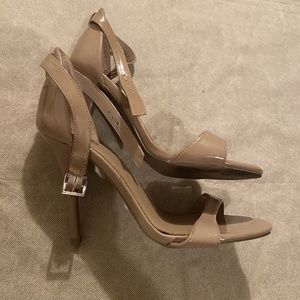 Mossimo Nude Heels with Ankle Strap Size 7.5 Patent leather